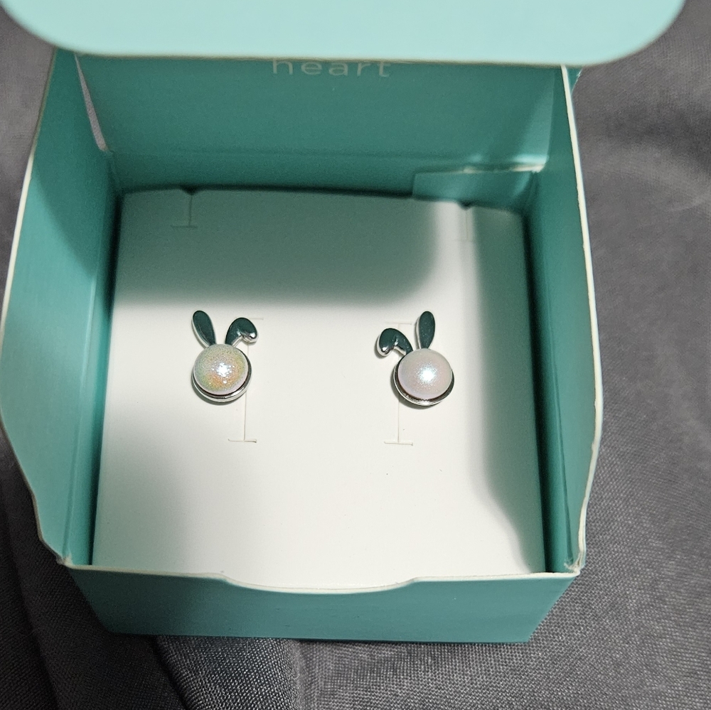 Irradescent bunny studs